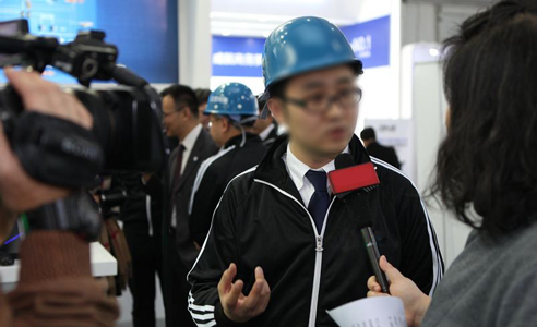 空氣能熱水器兩年省出的錢可以買臺電熱水器？