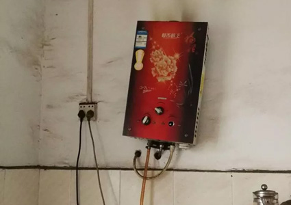 父女命喪家中女兒僅18歲，發(fā)現(xiàn)時(shí)熱水器還在燃燒